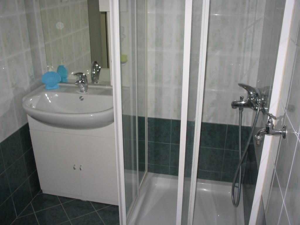 Apartments Gugic Prigradica Kamer foto